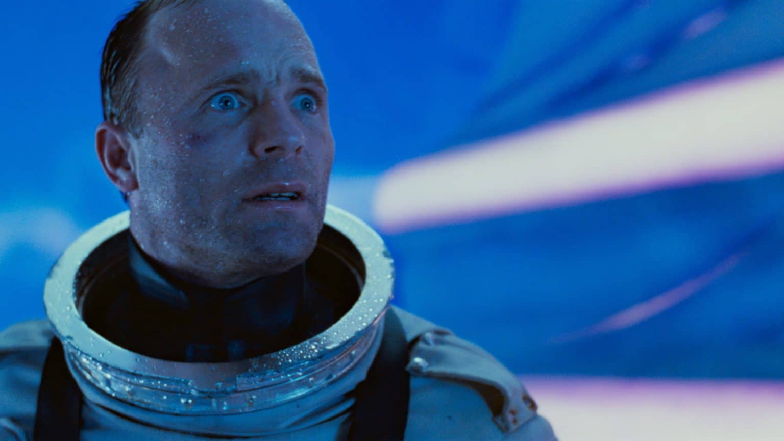 ‘The Abyss’ 4K UHD Blu-Ray Review – An Awe-Inspiring Journey Into The Deep