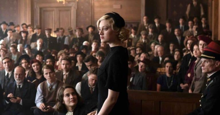 ‘The Crime Is Mine’ Review – A Zany, Witty Crime Comedy