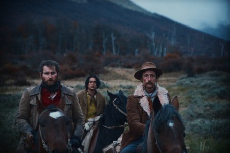 ‘The Settlers’ Review – A Harsh, Visually Captivating International Western