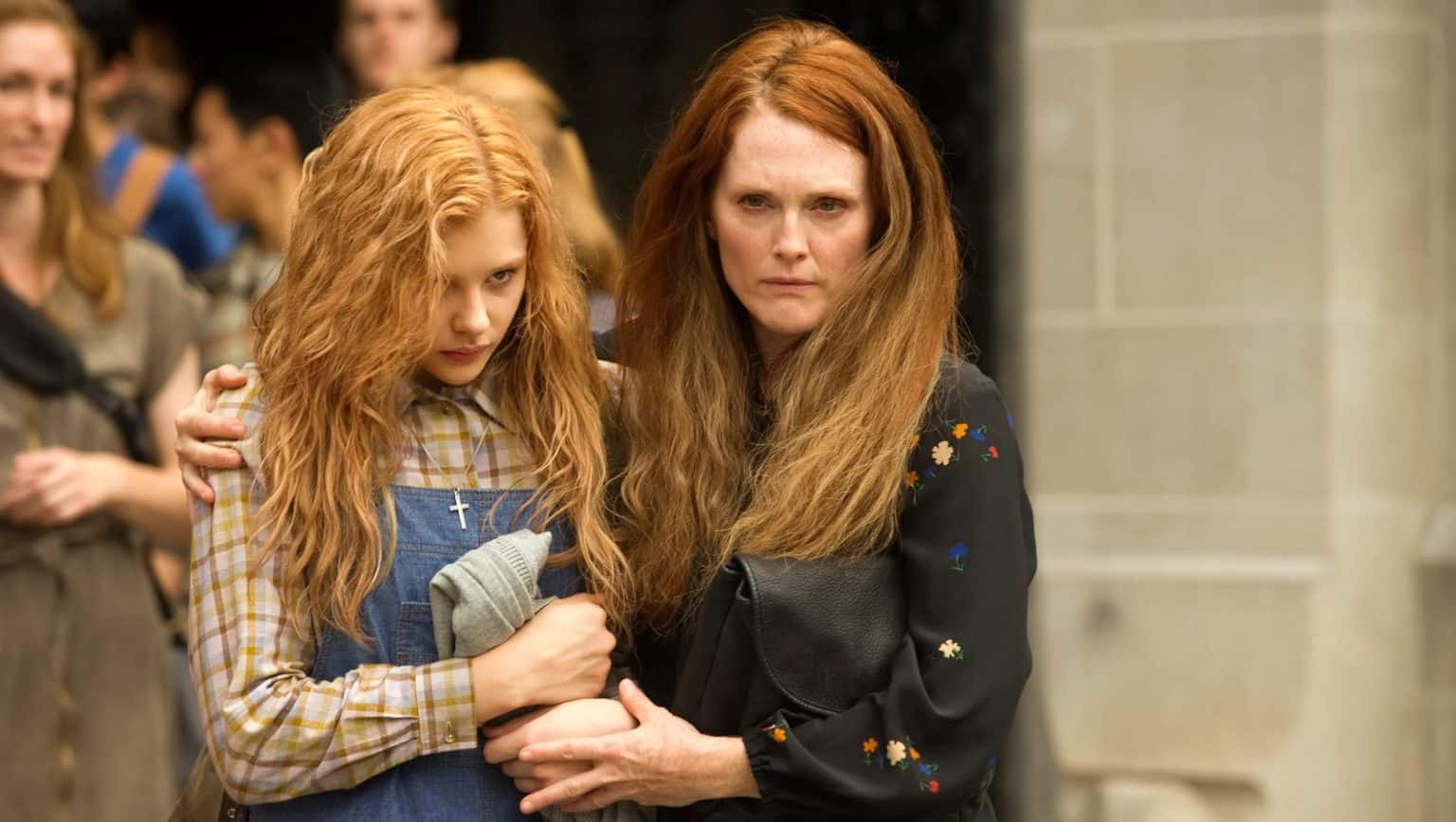 ‘Carrie’ (2013) 4K UHD Blu-Ray Review – Chloë Grace Moretz Shows Strength In Stephen King Adaptation