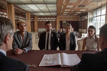 ‘Housekeeping For Beginners’ Blu-Ray Review – A Touching Look At The Family You Choose