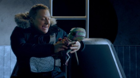 ‘Resident Alien’ Season 3 Review – Twists, Turns, & The Importance Of Found Family