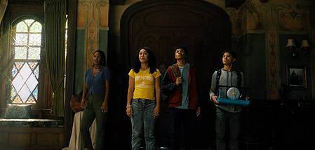 ‘The Spiderwick Chronicles’ Season 1 Review – A Dark Young Adult Series With Grounded Family Drama & Whimsical Adventure