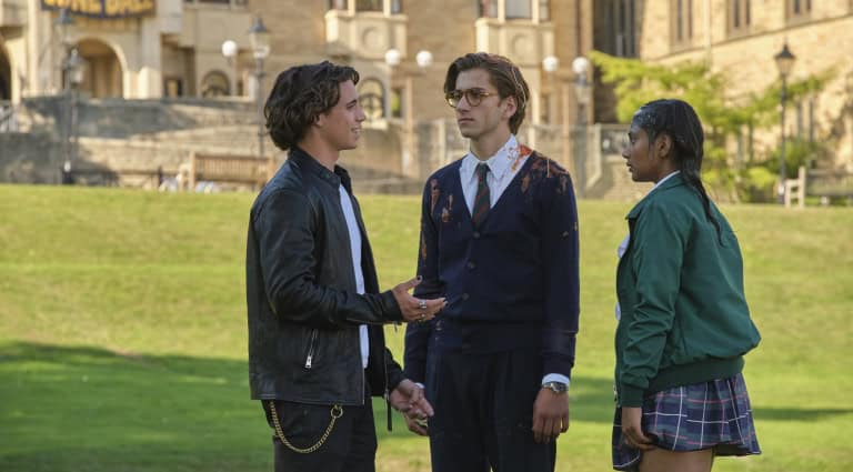 ‘How To Date Billy Walsh’ Review – A Self-Aware Teen Comedy With Charming & Lovable Leads ‘How To Date Billy Walsh’ Review – A Self-Aware Teen Comedy With Charming & Lovable Leads