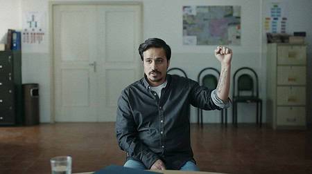 ‘Terrestrial Verses’ Review – Illuminating The Human Spirit Amidst Islamic Societal Pressures