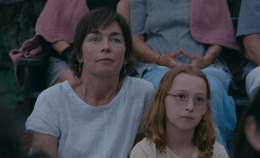 ‘Janet Planet’ Review – A Distant Orbit Into Motherhood