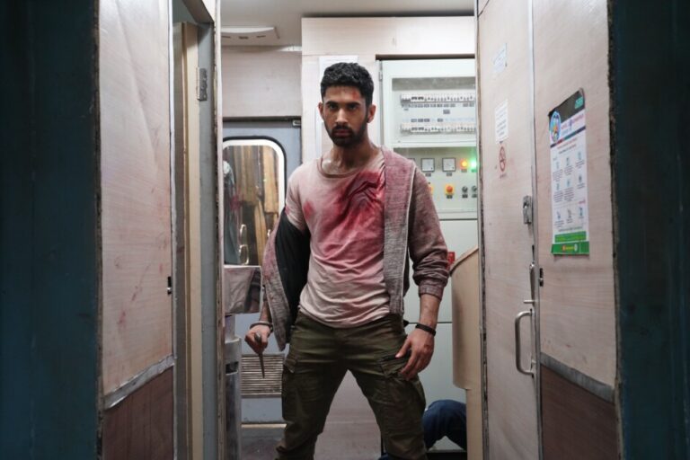 ‘Kill’ (2024) 4K UHD Blu-Ray SteelBook Review – A Deliriously Fun Onslaught Of Violence