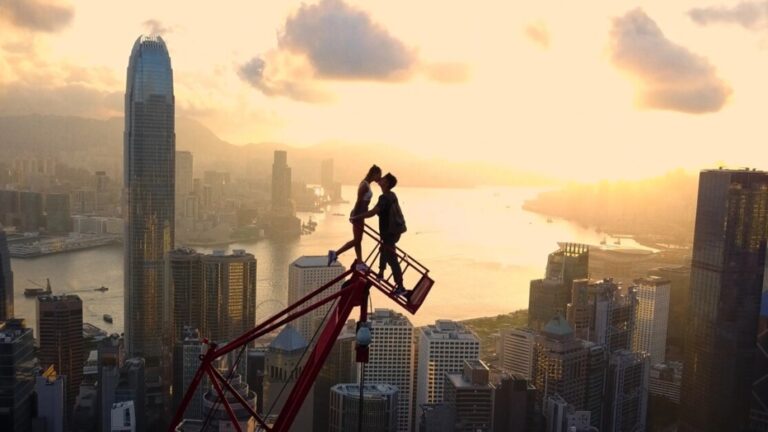 ‘Skywalkers: A Love Story’ Review – A Nail-Biting, Anxiety-Inducing Documentary That’s Too Fabricated ‘Skywalkers: A Love Story’ Review – A Nail-Biting, Anxiety-Inducing Documentary That’s Too Fabricated