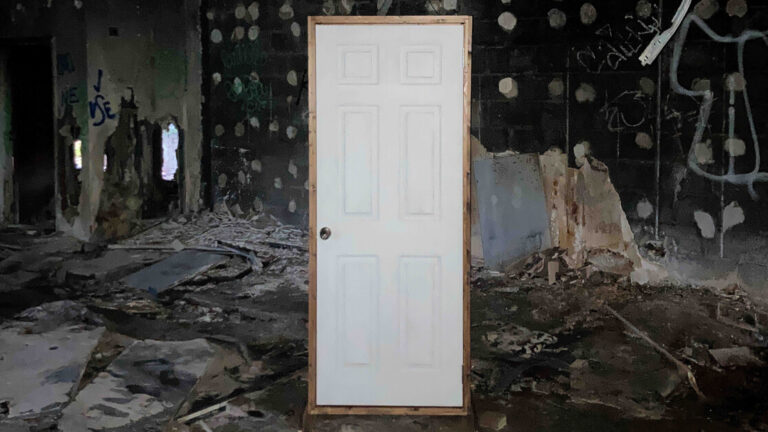 ‘Hostile Dimensions’ Review – Multi-Dimensions Are Played For Laughs, Charm And Some Thrills ‘Hostile Dimensions’ Review – Multi-Dimensions Are Played For Laughs, Charm And Some Thrills