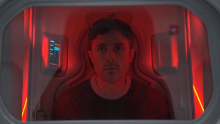 ‘Slingshot’ (2024) Review – A Sci-Fi Film That Misses The Mark