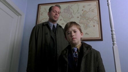 ‘The Sixth Sense’ 4K UHD Blu-Ray Review – M. Night Shyamalan’s Classic Is As Impactful As Ever