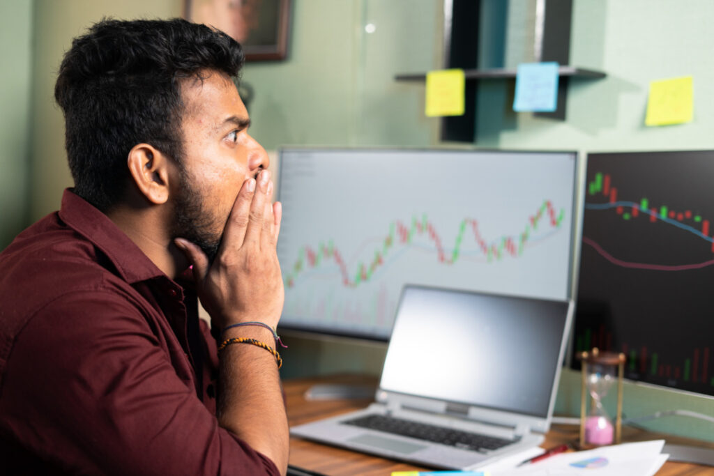 8Might Descending Triangles Offer Insights During A Weakening Market?
