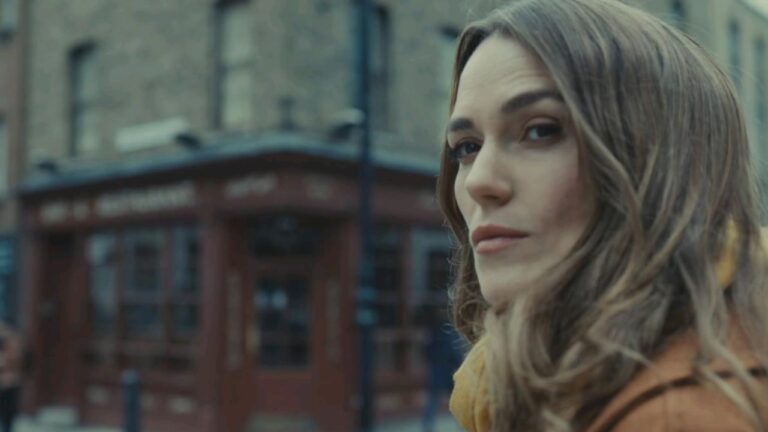 Keira Knightley as Helen Webb in Black Doves (2024) | Image via Netflix