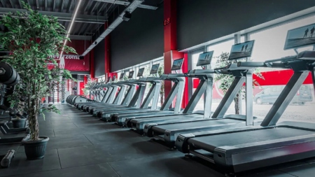 Building The Ultimate Fitness Facility: Key Considerations for Choosing Professional Gym Equipment