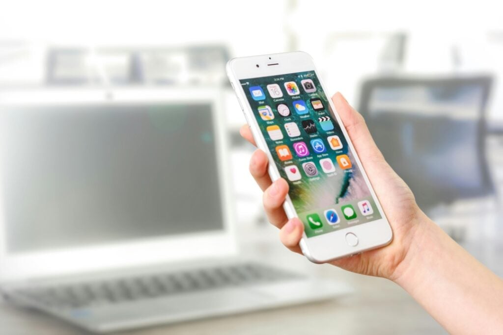 Is Downloading A Sports Betting App Worth It?