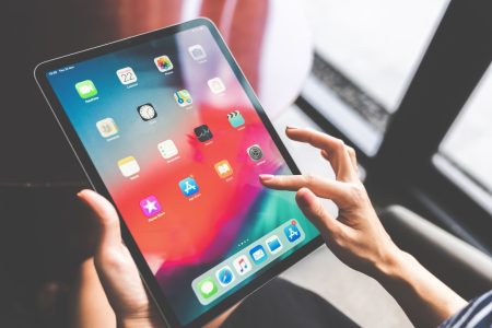 Watch Like A Pro: Best iPad Setups For Long Flights or Road Trips
