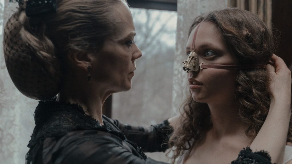 ‘The Ugly Stepsister’ Review – The Grimmest Fairy Tale