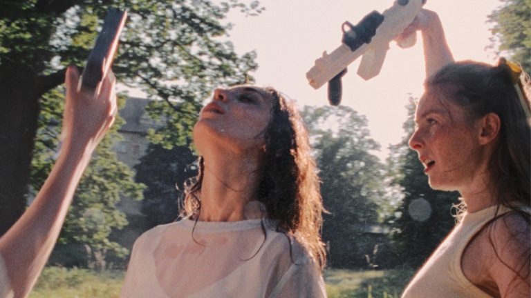 ‘Glorious Summer’ Review – Indie Sci-Fi Tale Delivers An Impressive Directorial Debut [SXSW 2025]