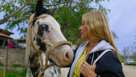 ‘Magic Farm’ Review – Amalia Ulman’s Sloppy Sophomore Feature