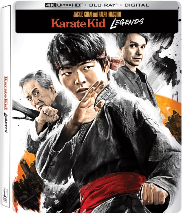 Cubierta de Blu-ray para "Karate Kid Legends" Con Jackie Chan, Ralph Macchio y un joven artista marcial en una postura de lucha, con escenas de acción en el fondo.