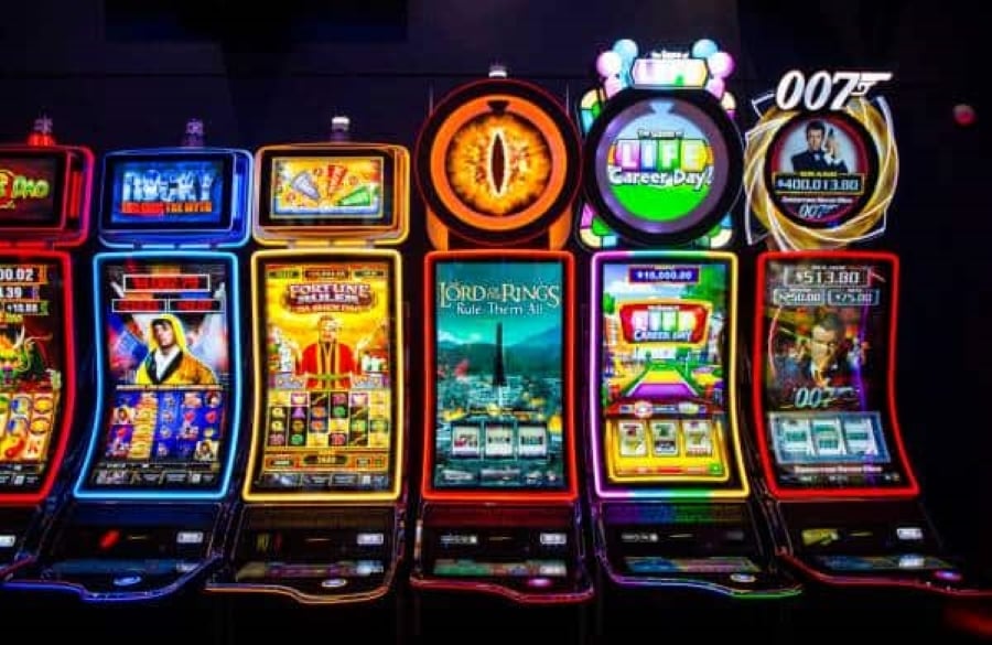 The Evolution of Slot Machines: From Clunky Cabinets To Online Thrills