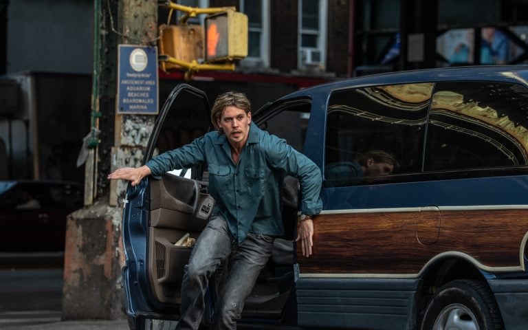 ‘Caught Stealing’ Review – Darren Aronofsky’s Bonkers NYC Caper Makes A Movie Star Out Of Austin Butler