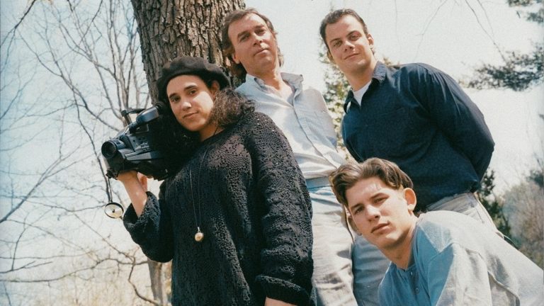 ‘Teenage Wasteland’ Review – Garbage, Gangsters & Greed