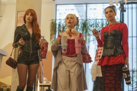 ‘Forbidden Fruits’ Review – A Wickedly Fun And Bloody Mall Drama ‘Forbidden Fruits’ Review – A Wickedly Fun And Bloody Mall Drama