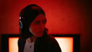 ‘Undertone’ Review – A Sensory Masterwork In Escalating Terror & Dread