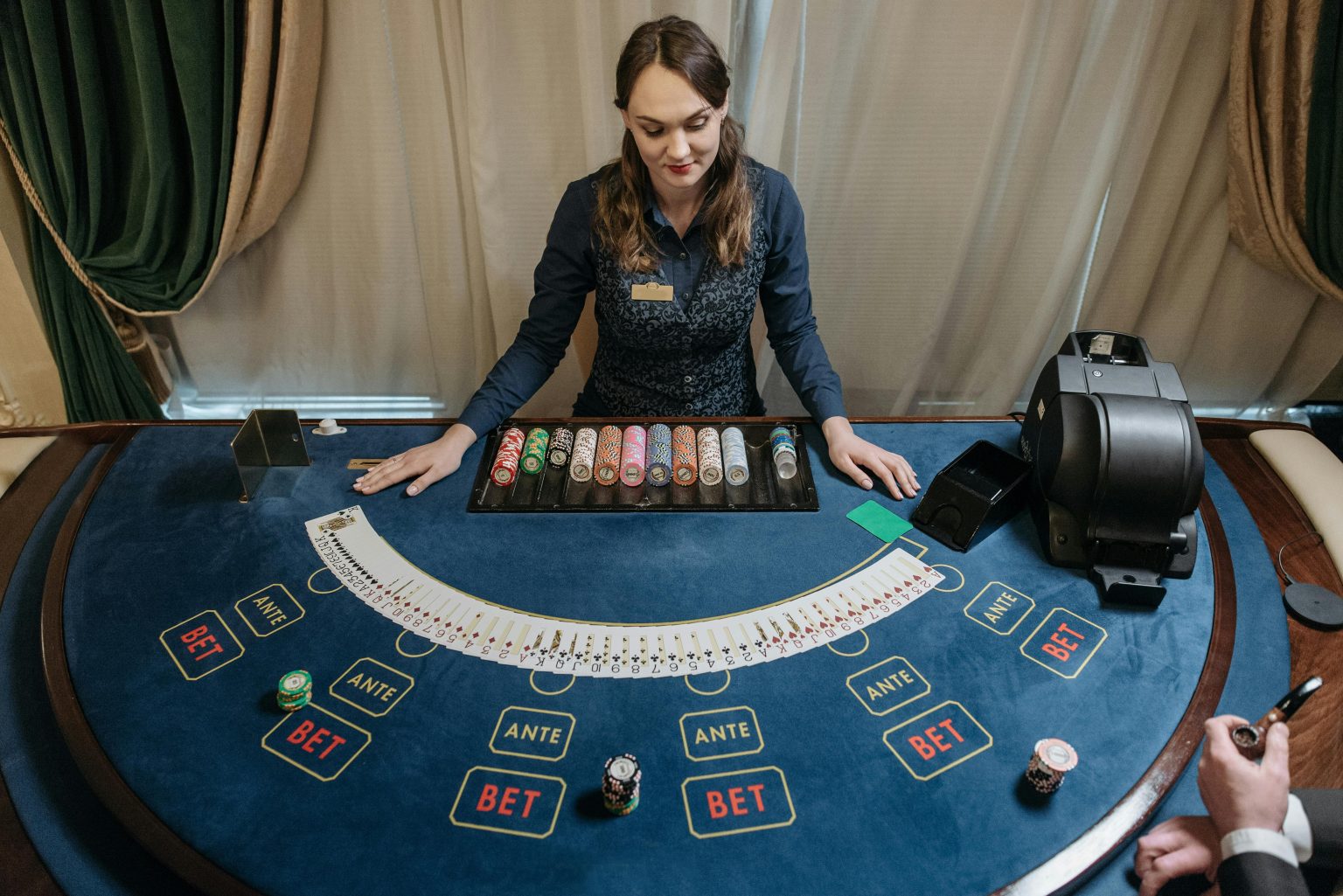 Why Live Dealer Studios Are Becoming The Heart of Online Casinos