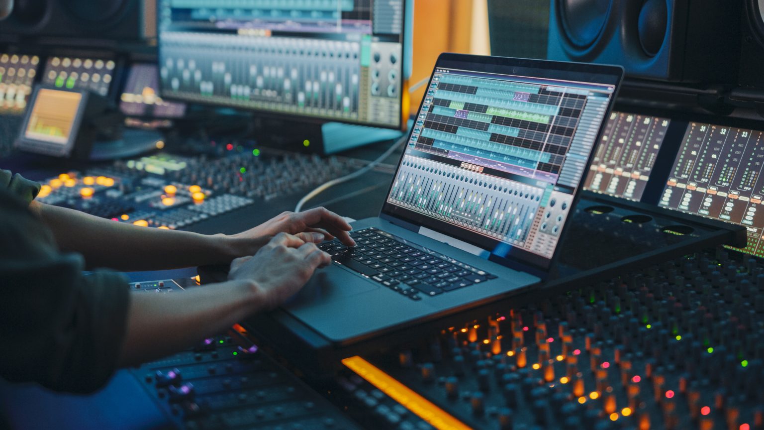 How Artists Keep Bulky Gear Moving Without Losing Time