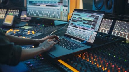 How Artists Keep Bulky Gear Moving Without Losing Time